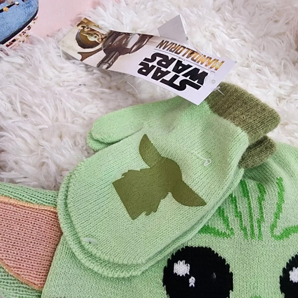 Starwars 2 Pieces Hat and gloves Kid's MANDALORIAN Super Cute !!!!!